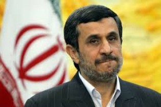 احمدی‌نژاد: به وقتش جواب همه را می‌دهم