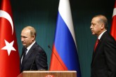 به نظر نمی آید کار روسیه و ترکیه به جنگ بکشد/سامانه دفاع موشکی روس واکنش به استقرار تانکهای ترکیه است