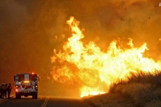 وقوع آتش سوزی کالیفرنیا را به حالت فوق العاده درآورد