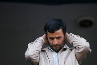 چرا نزدیکان احمدی‌نژاد درباره دیدار او با رهبر انقلاب سکوت کرده‌اند؟