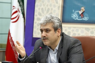 در ایران برای نخبگان فرش قرمز پهن نمی کنند/ فکر استخدام دولتی را از سر خود بیرون کنید