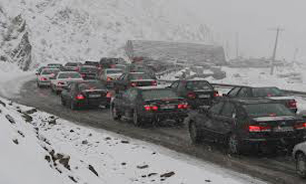 بارش برف و باران باعث ترافیک سنگین در جاده‌ ها شد
