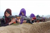 تصاویر/ زنان افغانستانی دست به سلاح بردند