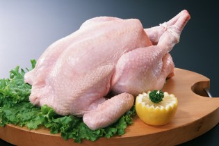 مرغ ۷۵۰۰ تومان است/ از گران‌فروشان خرید نکنید!