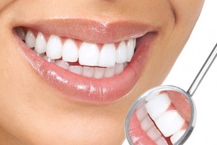 در خانه تا قبل از عید دندان‌هایتان را سفید کنید