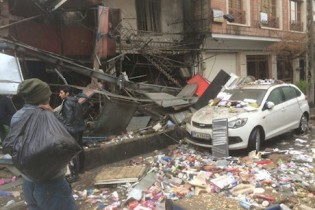 4 مصدوم در انفجار گاز در خیابان میرداماد + عکس