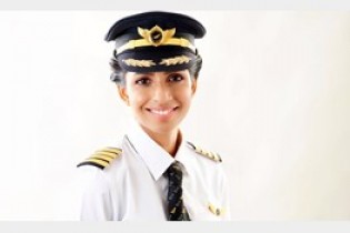 دختر 30 ساله خلبان بوئینگ 777 شد