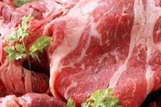 "گوشت گاو" باعث ابتلا به ۱۶ بیماری می‌شود