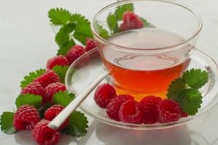 چای میوه‌ای چه بلایی سر دندان‌هایتان می‌آورد؟