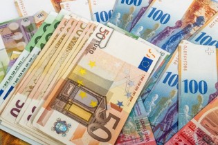 ثبات قیمت دلار/ افزایش نرخ یورو و پوند