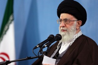 امام خامنه‌ای: نباید در محیط‌های دانشگاهی جریان انقلابی تضعیف شود