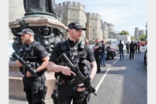 عروسی شاهزاده انگلیس با حضور صد هزار گردشگر و 3 هزار پلیس