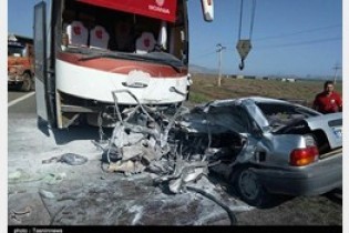 تصادف پراید با اتوبوس دو کشته برجای گذاشت + تصاویر