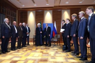 روحانی و پوتین دیدار کردند/ تاکید بر ادامه همکاری در سوریه