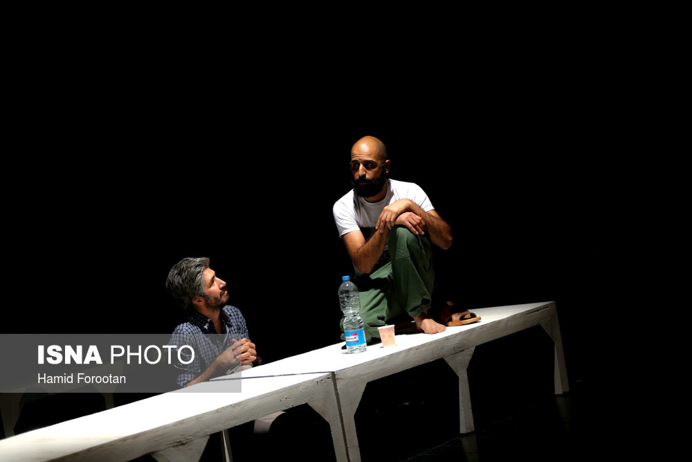 نمایش «عددهای نشده» به کارگردانی محمد میرعلی‌ اکبری و تهیه‌کنندگی مریم نراقی