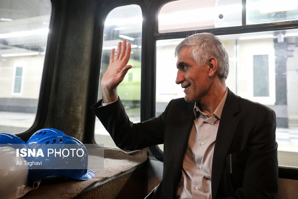 در حاشیه حضور محمد علی افشانی، شهردار تهران در بازدید از خط ۷ متروی تهران