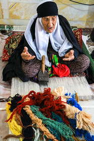 «ماه نساء شهسواری پور» بانوی ۱۱۰ ساله سیرجانی در پروسه ثبت جهانی گلیم شیریکی پیچ به عنوان "مادر صنایع دستی ایران" معرفی شد و به شهرت رسید.