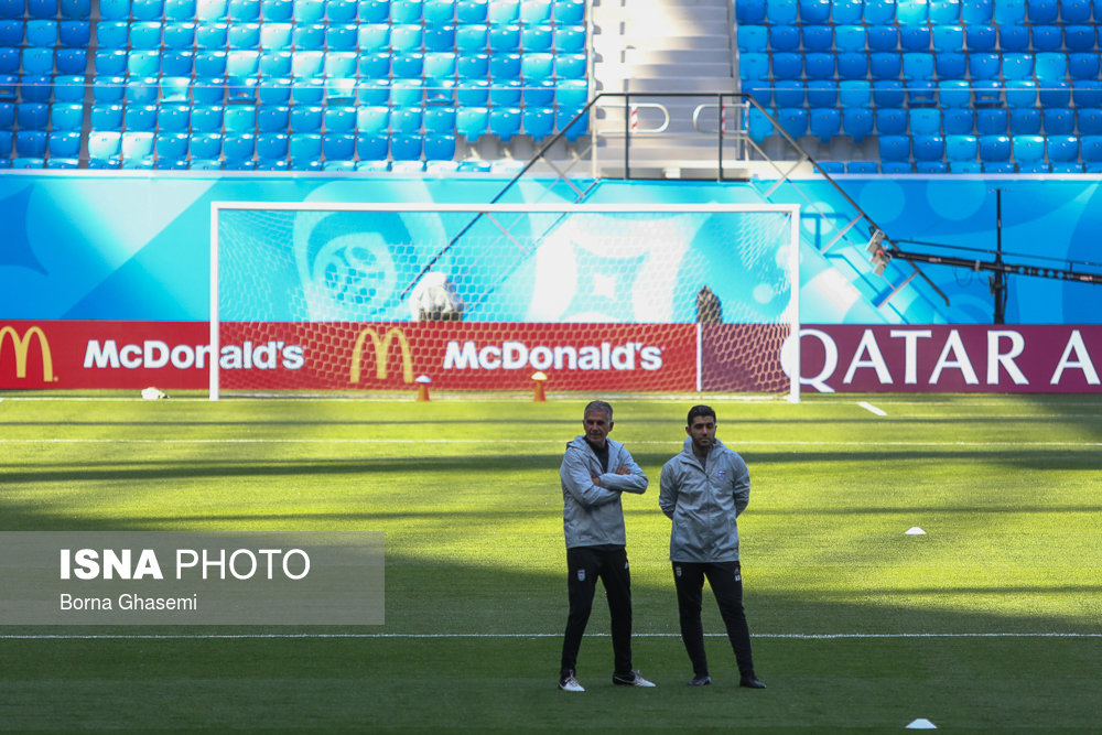 کارلوس کیروش در تمرین تیم ملی قبل از بازی با مراکش در ورزشگاه زنیت آره‌نا - سنت پترزبورگ‎