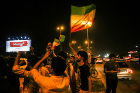 شادی مردم بندرعباس پس از پیروزی تیم‌ملی فوتبال مقابل مراکش