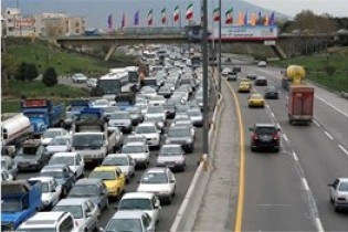 ترافیک سنگین در آزادراه کرج-تهران/ اعلام محورهای مسدود کشور ترافیک سنگین در آزادراه کرج-تهران/ اعلام محورهای مسدود کشور