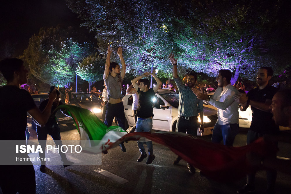 شادی مردم پس از دیدار ایران و اسپانیا - بولوار کشاورز