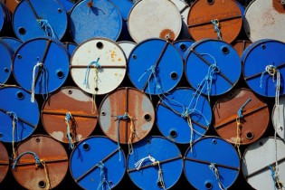اعلام امریکا مبنی براعطای معافیت ازتحریم نفت ایران/قیمت کاهش یافت