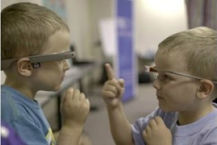 کمک به کودکان اوتیسم با عینک گوگل