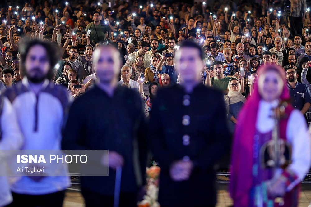 اولین کنسرت خیابانی رایگان با اجرای محمد معتمدی