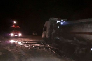 تصادف اتوبوس با تانکر در محور کاشان - نطنز ۲۰ مصدوم برجای گذاشت+ اسامی مصدومان
