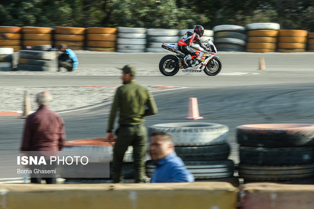 مسابقات موتورسواری به مناسبت هفته ناجا