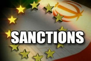 تحریم‌های ایران حاکمیت دلار را به خطر می‌اندازد