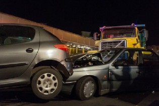 لغزندگی جاده در اتوبان قزوین به تهران حادثه آفرید