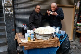 سفیر آلمان در تهران و طعم خوردن شلغم در بازار بزرگ تهران