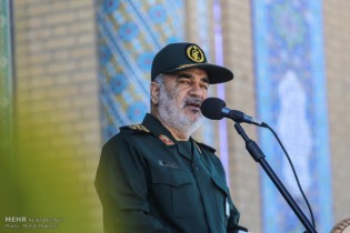 ایران پرچمدار تمدنی جدید است/ شکست دادن انقلاب اسلامی ممکن نیست