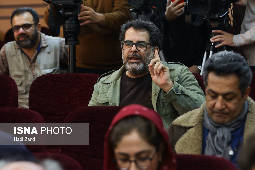 محسن امیر یوسفی کارگردان فیلم آشغال‌های دوست داشتنی در نشست اعلام لیست فیلم‌های فجر