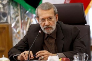 لاریجانی تاکید کرد: ضرورت گازسوز یا دوگانه سوز شدن وسایل حمل و نقل عمومی