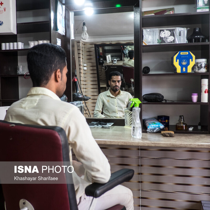 محمود عبادتی وام ۱۰ میلیون تومانی خود را به توسعه یک آرایشگاه مردانه در جاسک اختصاص داده است.