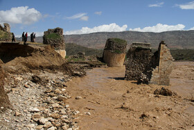 تخریب پل کشکان و قطع ارتباط بین کوهدشت و خرم آباد پس از سیلابهای اخیر