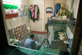 تعداد کمی از دانشجویان ایرانی به دلیل کمبود فضای خوابگاهی در ساختمان دانشجویان خارجی هستند.