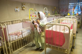 ۲۸۰۰ متقاضی پشت نوبت «فرزندخواندگی» در تهران/دختران زیر2 سال عمده درخواست متقاضیان