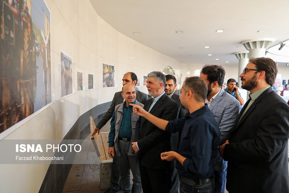 افتتاح نمایشگاه «خانه‌ای که سیل برد، مهری که سیل آورد» در ایوان انتظار متروی میدان ولیعصر (عج)