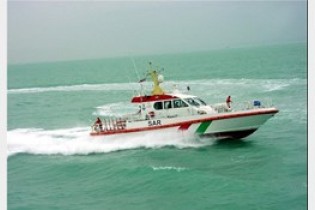 نجات 6 خدمه لنج باری در خلیج فارس