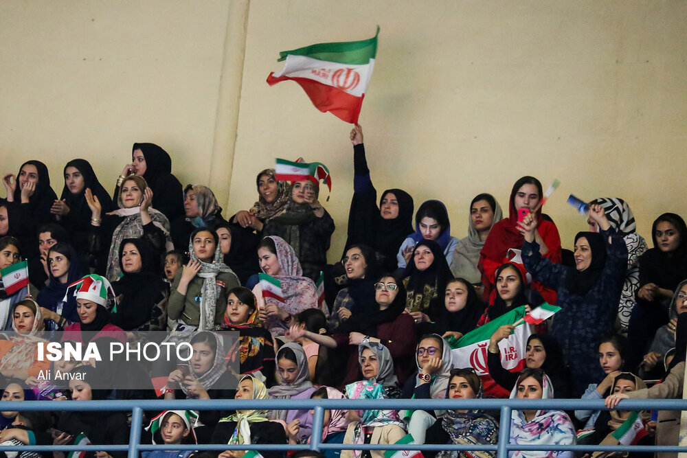 دیدار تیم‌های والیبال ایران و پرتغال در ورزشگاه «حسین رضازاده» اردبیل، میزبان لیگ ملت‌های والیبال ۲۰۱۹
