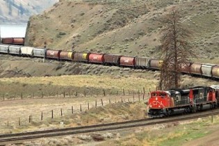 خروج ۴۰ واگن قطار از ریل در تونل بین آمریکا و کانادا