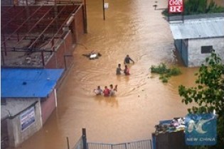 بارندگی های شدید نپال هزاران تن را آواره کرد