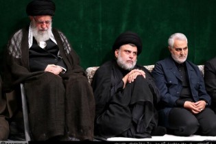 مراسم عزاداری شام غریبان در حسینیه امام خمینی(ره) با حضور رهبر معظم انقلاب اسلامی