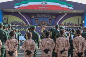 مراسم رژه نیروهای مسلح با حضور رئیس‌جمهوری
