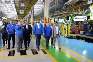 اعلام آمادگی وزارت کشور برای توسعه صادرات محصولات ایران خودرو