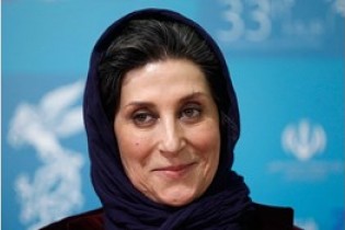 حمله کیهان به معتمدآریا: مردم ایران افسرده نیستند،قرص ضدافسردگی هم نمی خورند