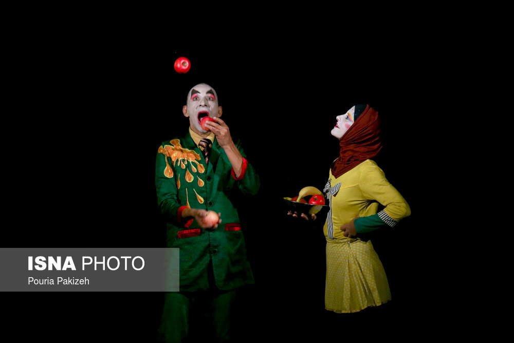 نمایش «سیرک ماندراگورا» از کشور آرزانتین در بیست و ششمین جشنواره بین المللی تئاتر کودک و نوجوان